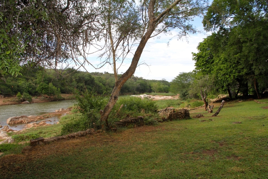 8 Bedroom Property for Sale in Hoedspruit Limpopo