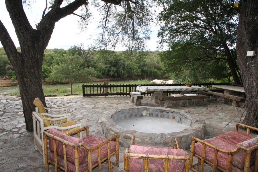 8 Bedroom Property for Sale in Hoedspruit Limpopo