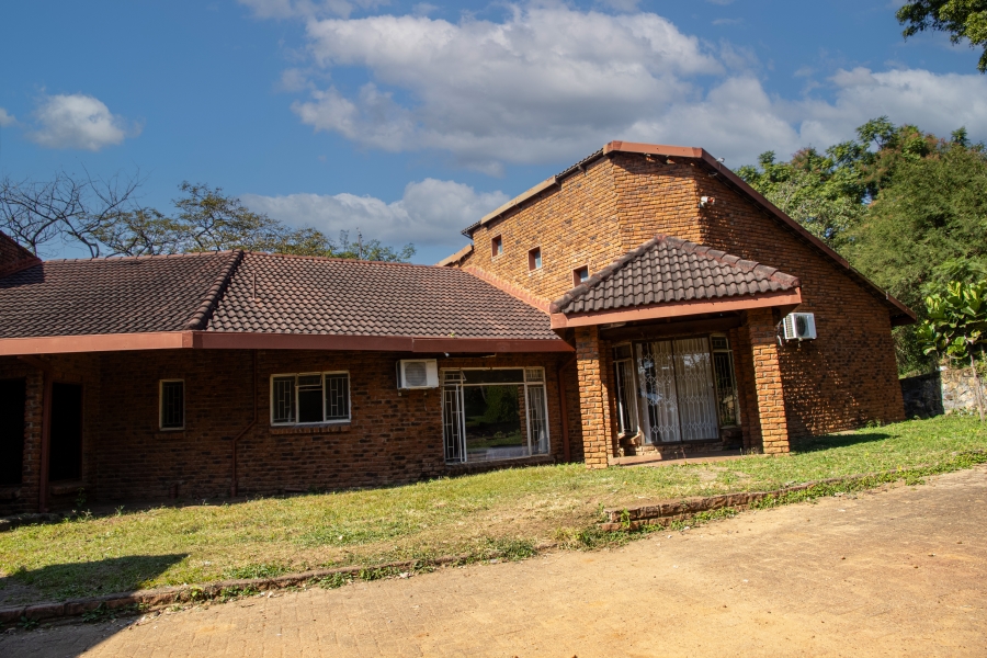 5 Bedroom Property for Sale in Broederstroomdrift Limpopo