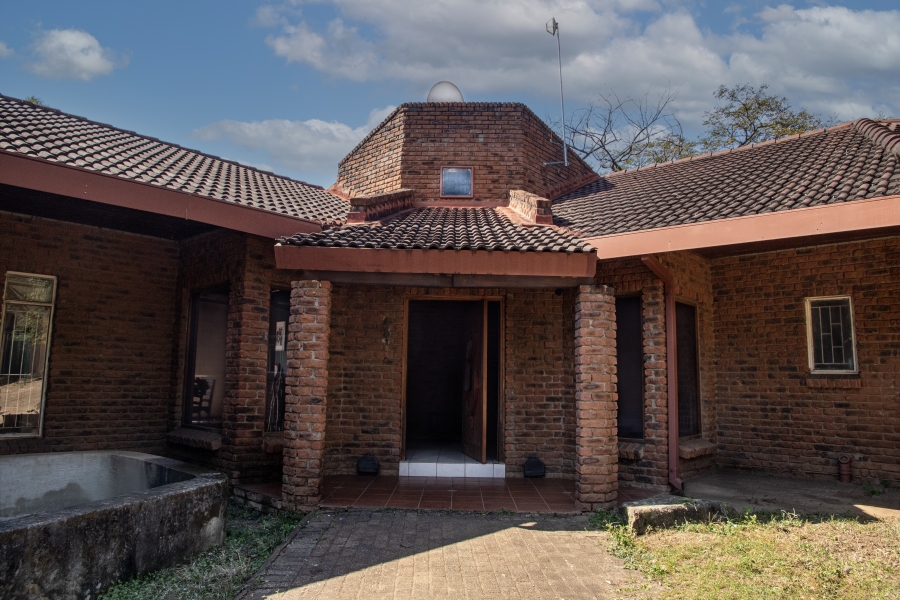 5 Bedroom Property for Sale in Broederstroomdrift Limpopo