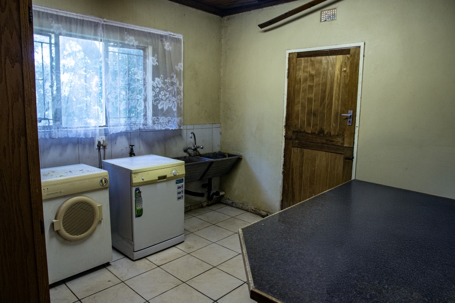 5 Bedroom Property for Sale in Broederstroomdrift Limpopo