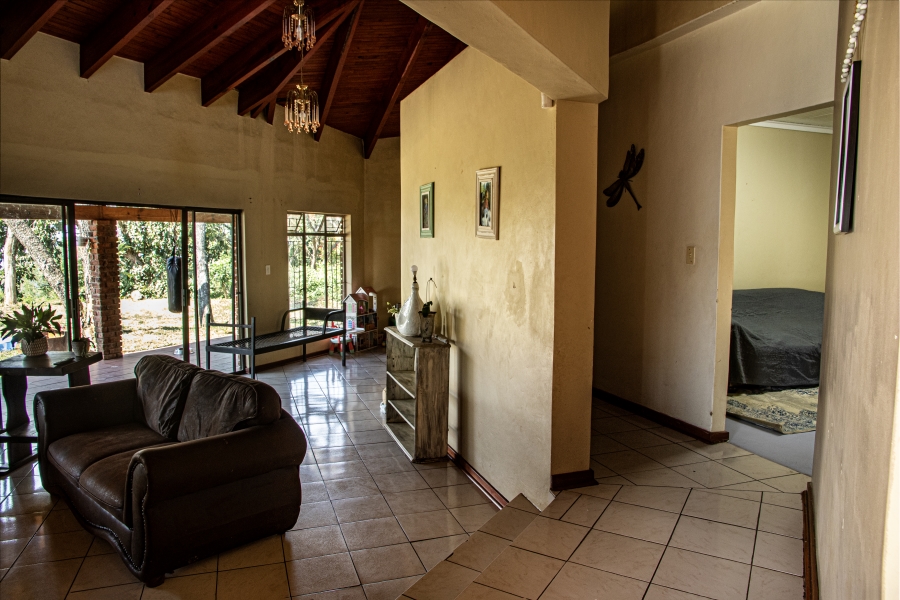 5 Bedroom Property for Sale in Broederstroomdrift Limpopo