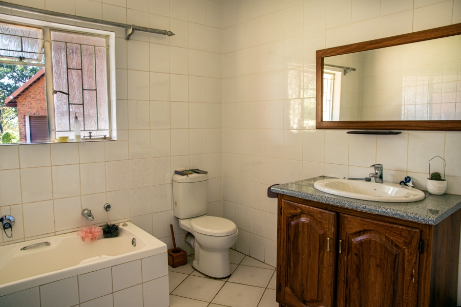 5 Bedroom Property for Sale in Broederstroomdrift Limpopo
