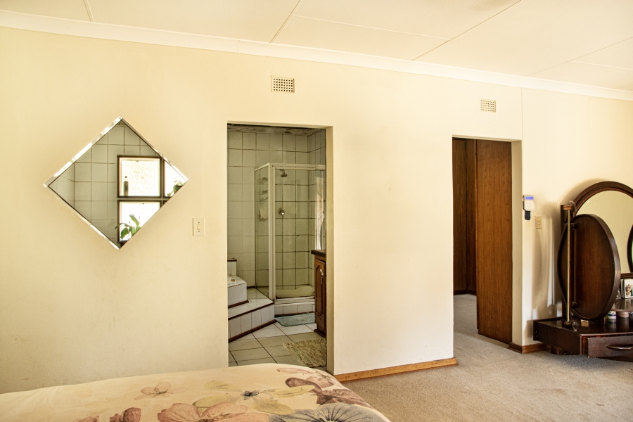 5 Bedroom Property for Sale in Broederstroomdrift Limpopo
