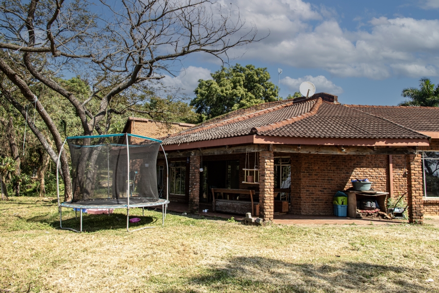 5 Bedroom Property for Sale in Broederstroomdrift Limpopo