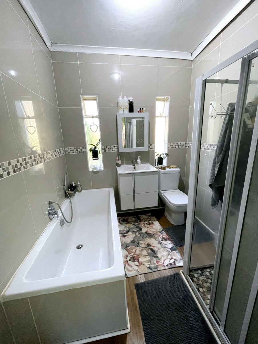 5 Bedroom Property for Sale in Louis Trichardt Limpopo