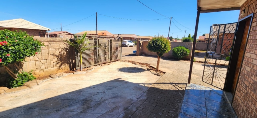 To Let 3 Bedroom Property for Rent in Northam Limpopo