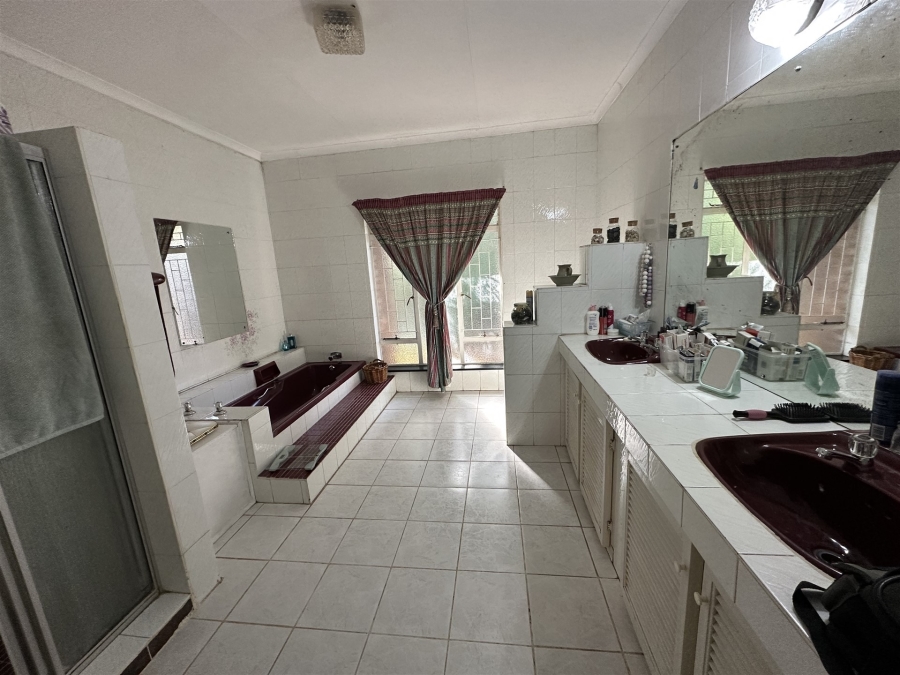 3 Bedroom Property for Sale in Hoedspruit Limpopo