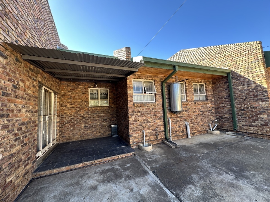 3 Bedroom Property for Sale in Hoedspruit Limpopo