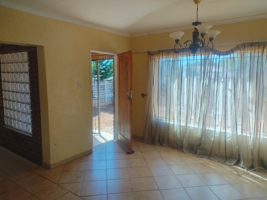 To Let 3 Bedroom Property for Rent in Flora Park Limpopo
