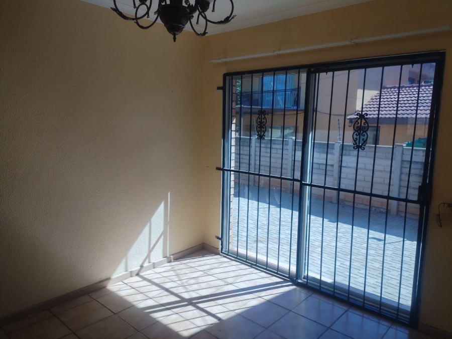 To Let 3 Bedroom Property for Rent in Flora Park Limpopo