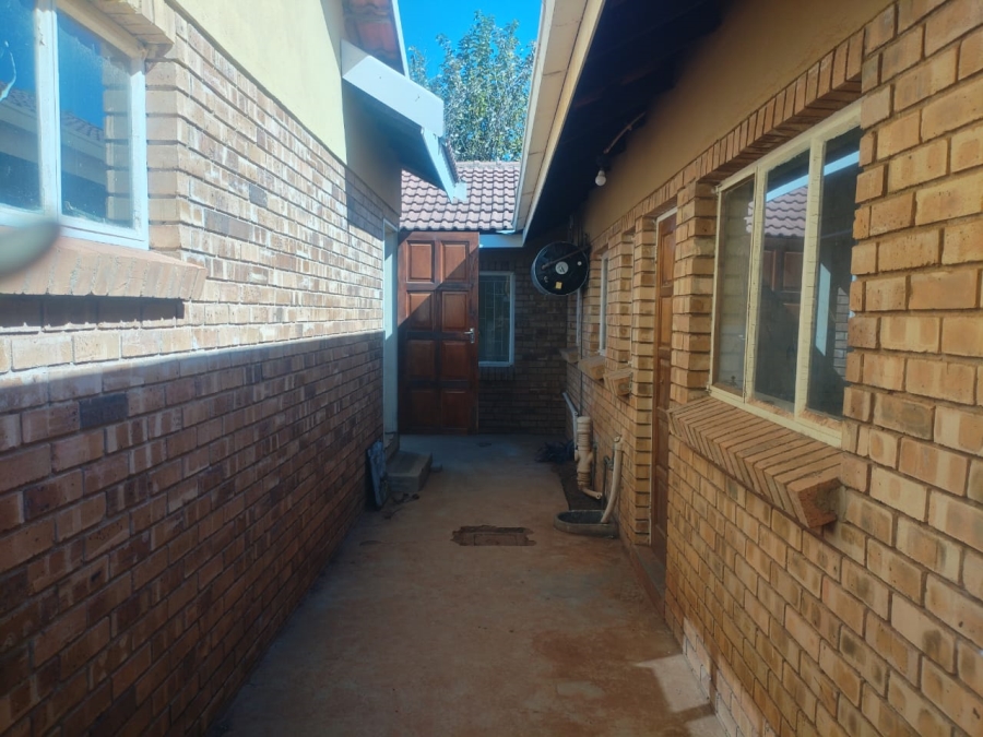 To Let 3 Bedroom Property for Rent in Flora Park Limpopo