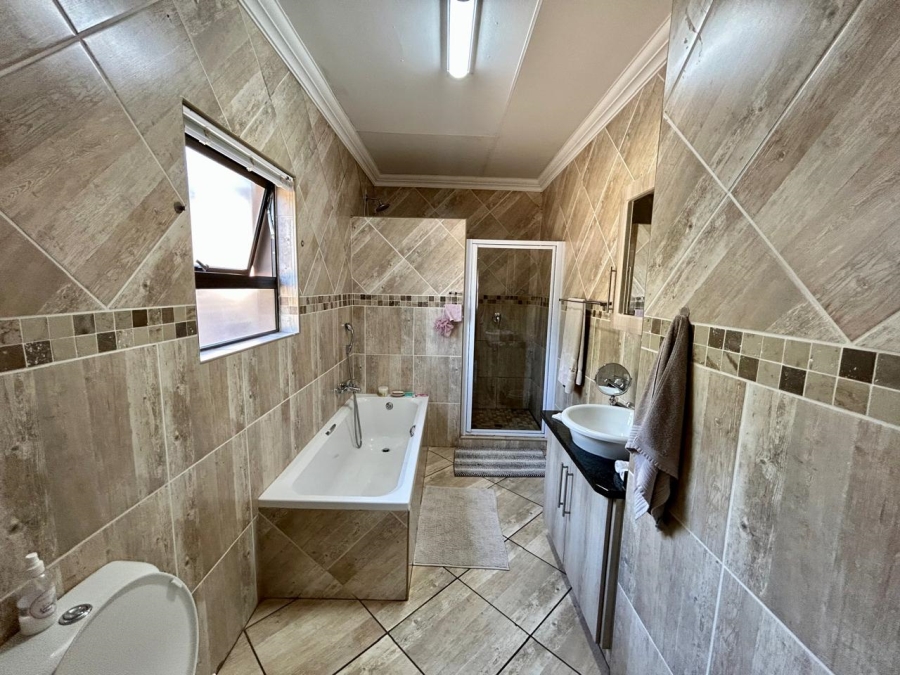 4 Bedroom Property for Sale in Mokopane Central Limpopo