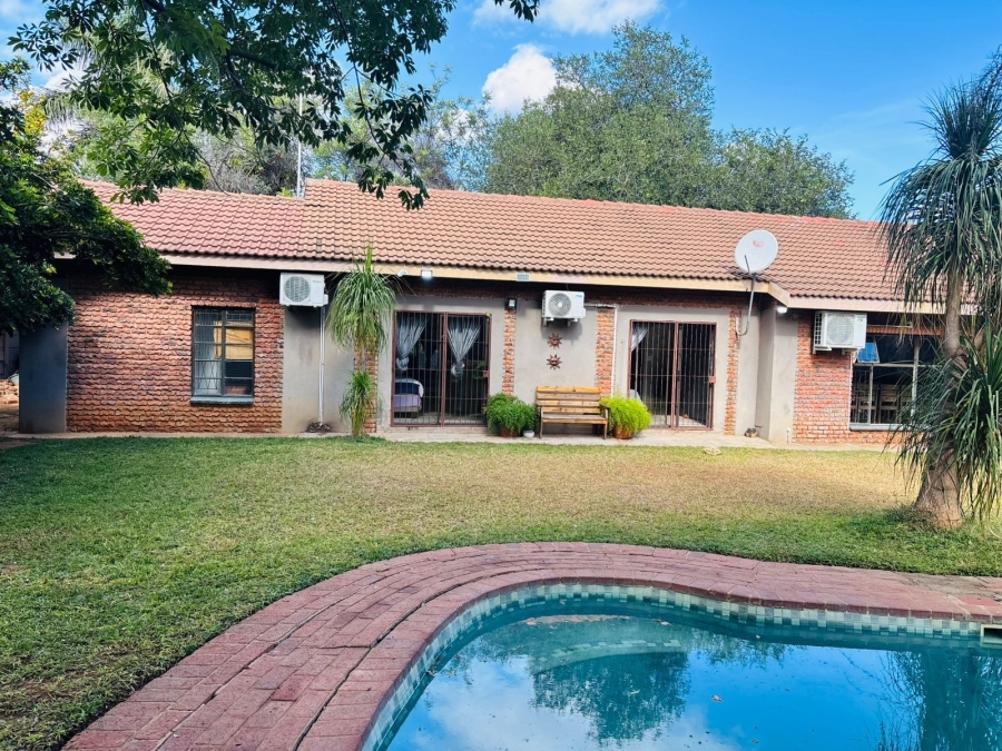 3 Bedroom Property for Sale in Chroompark Limpopo