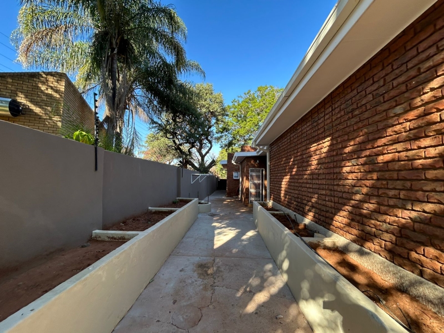 4 Bedroom Property for Sale in Chroompark Limpopo