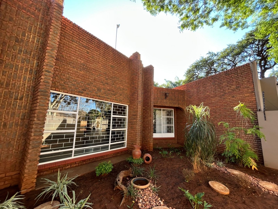 4 Bedroom Property for Sale in Chroompark Limpopo