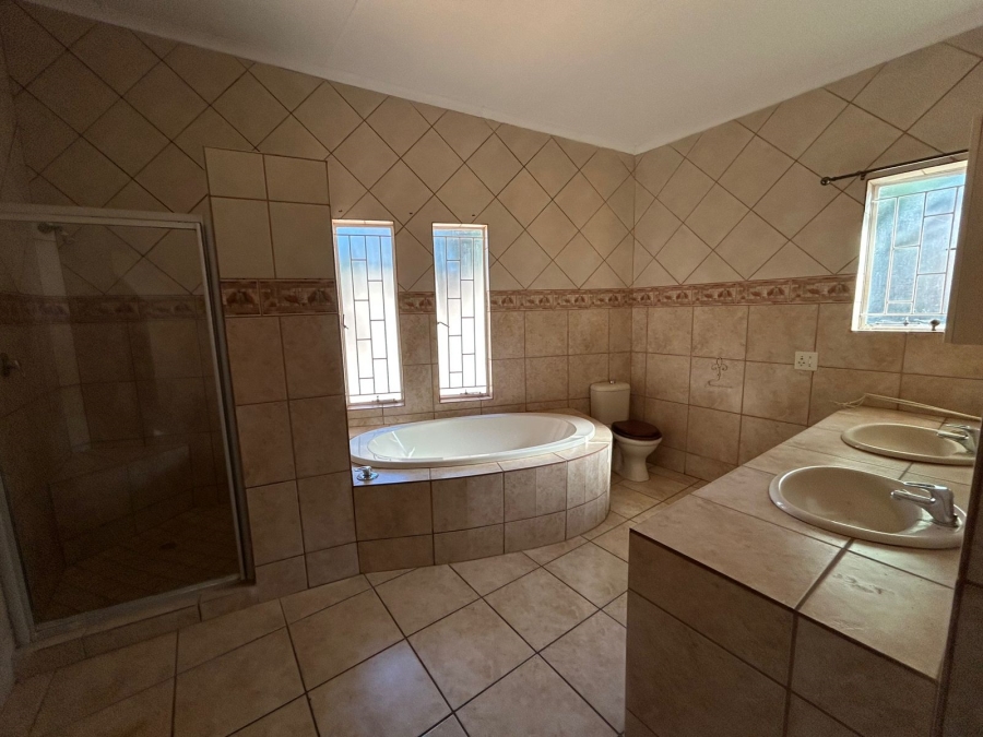 4 Bedroom Property for Sale in Chroompark Limpopo
