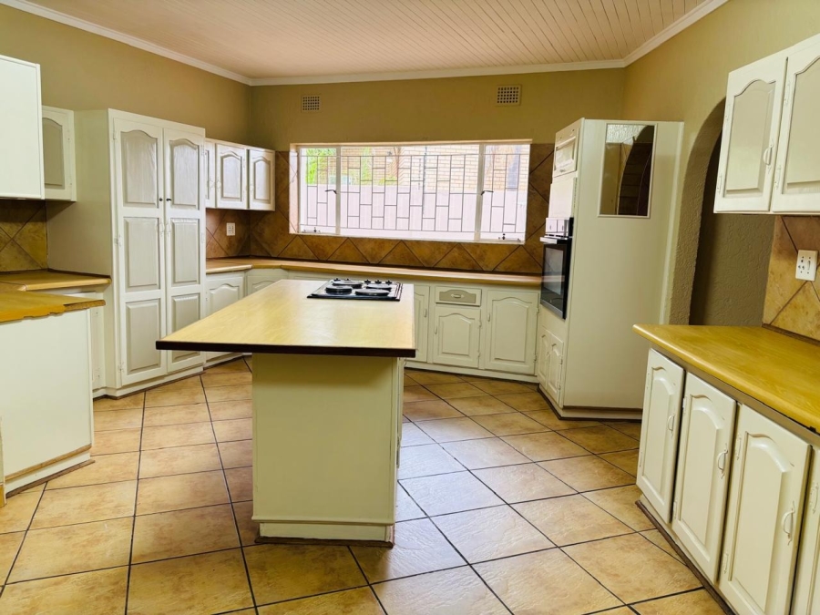 To Let 5 Bedroom Property for Rent in Chroompark Limpopo