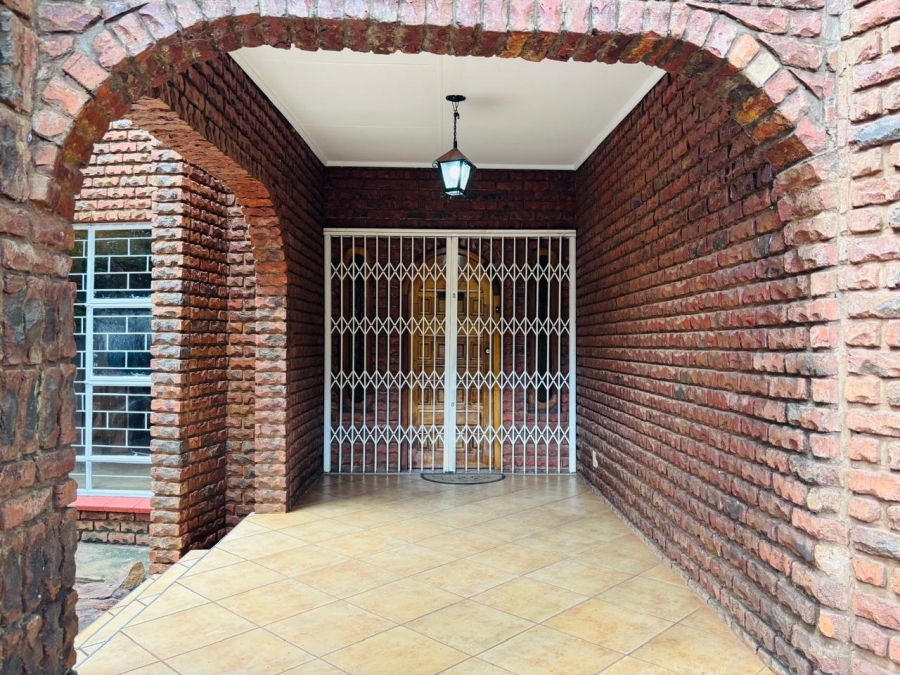 To Let 5 Bedroom Property for Rent in Chroompark Limpopo