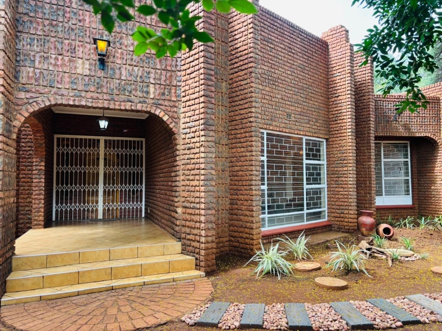 To Let 5 Bedroom Property for Rent in Chroompark Limpopo