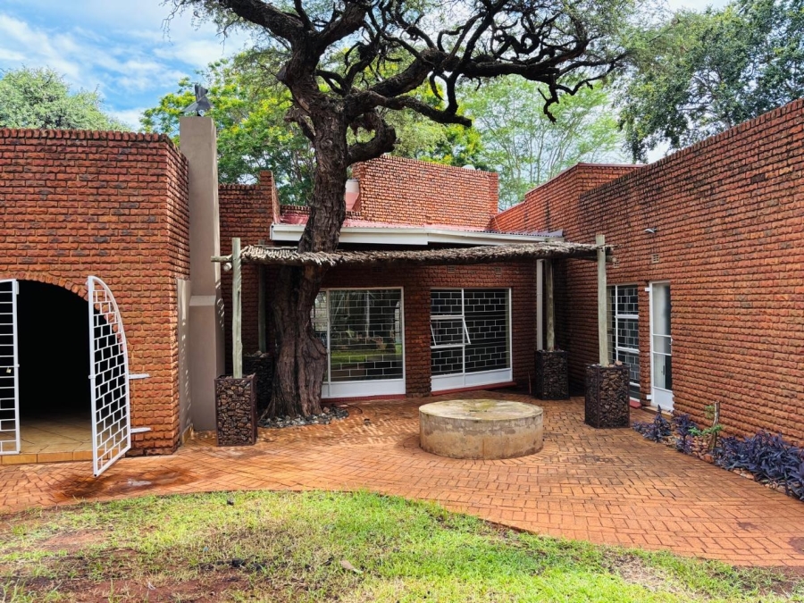 To Let 5 Bedroom Property for Rent in Chroompark Limpopo