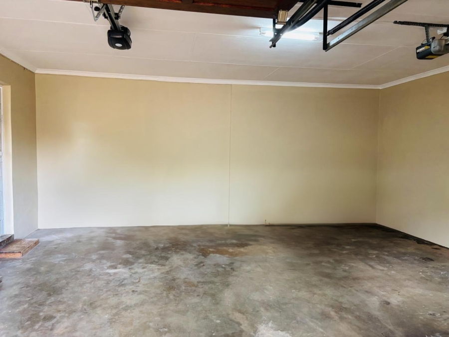 To Let 5 Bedroom Property for Rent in Chroompark Limpopo