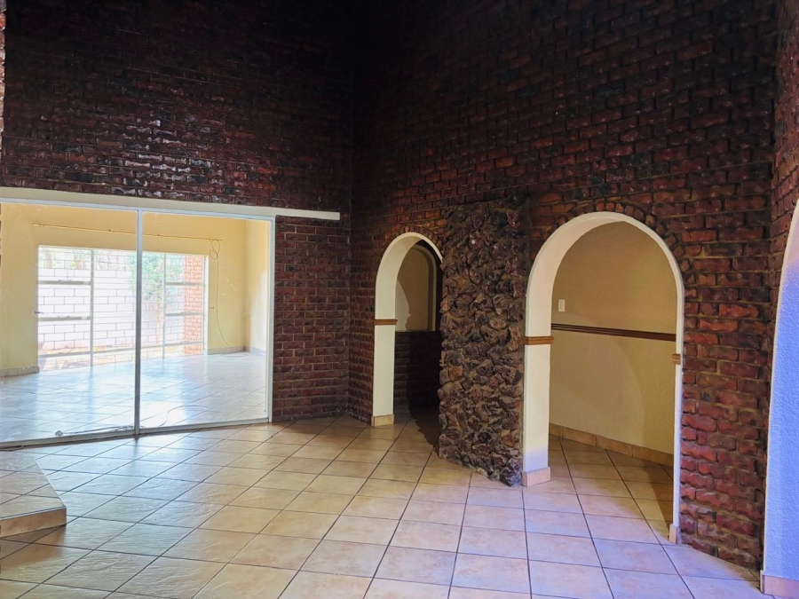 To Let 5 Bedroom Property for Rent in Chroompark Limpopo