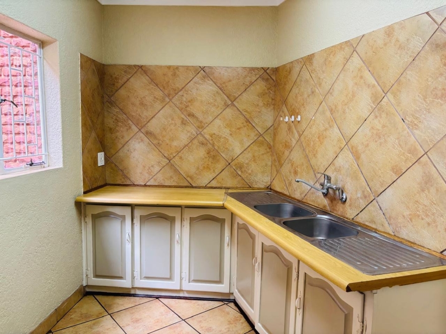 To Let 5 Bedroom Property for Rent in Chroompark Limpopo