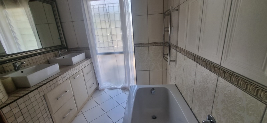 5 Bedroom Property for Sale in Eduan Park Limpopo