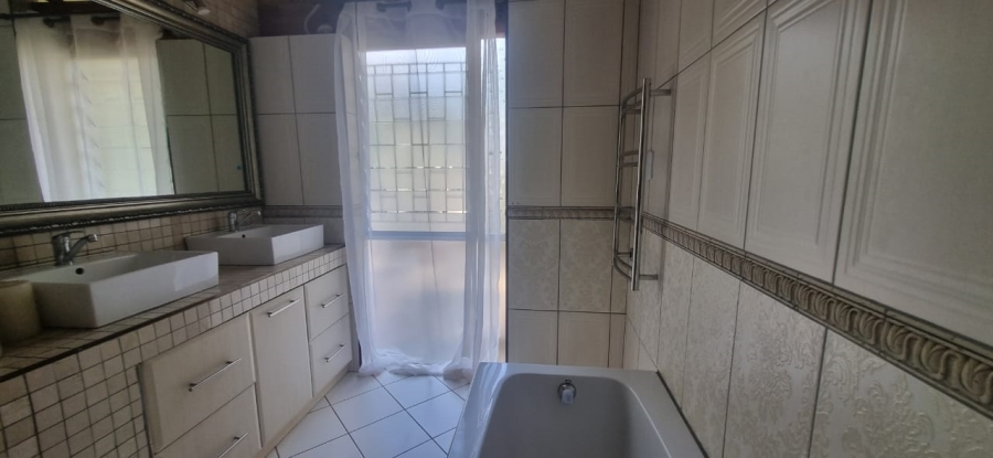 5 Bedroom Property for Sale in Eduan Park Limpopo