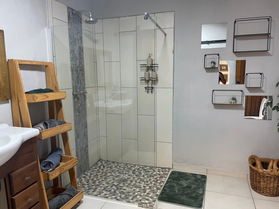 5 Bedroom Property for Sale in Aquapark Limpopo