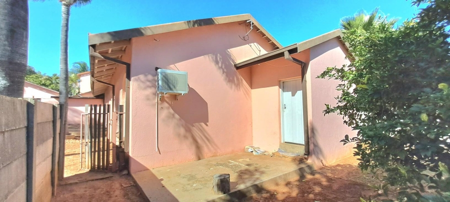 5 Bedroom Property for Sale in Fauna Park Limpopo