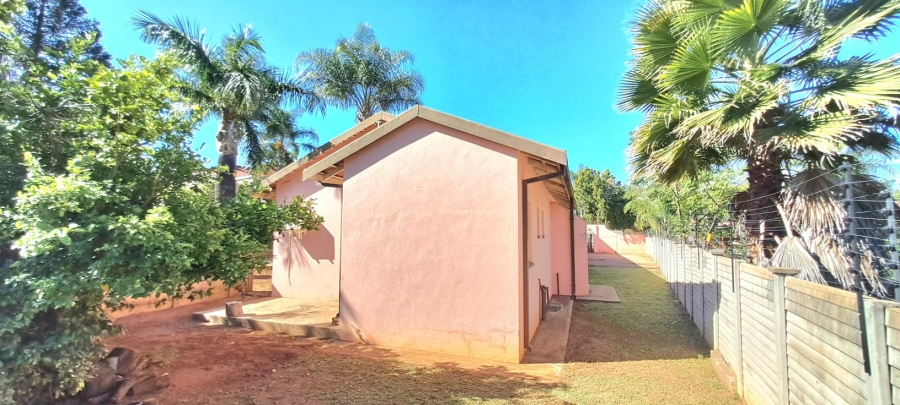 5 Bedroom Property for Sale in Fauna Park Limpopo