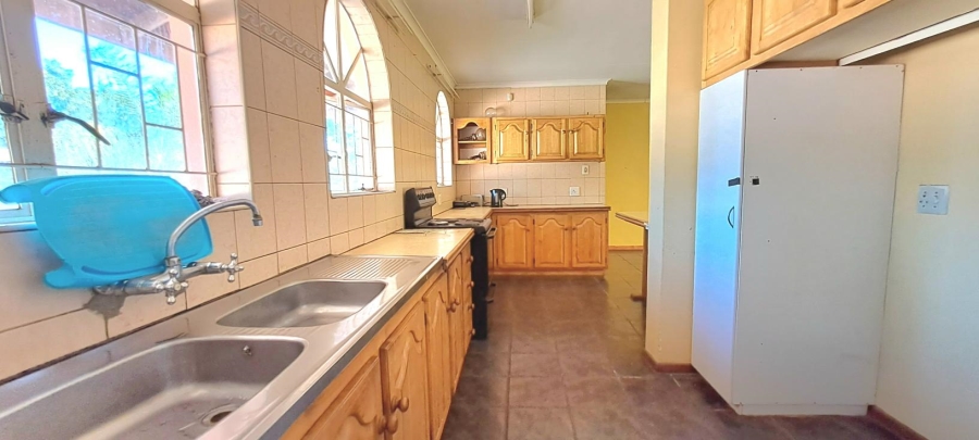 5 Bedroom Property for Sale in Fauna Park Limpopo