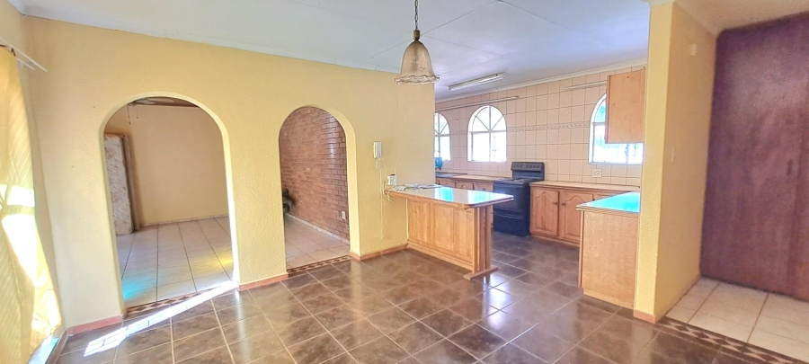 5 Bedroom Property for Sale in Fauna Park Limpopo