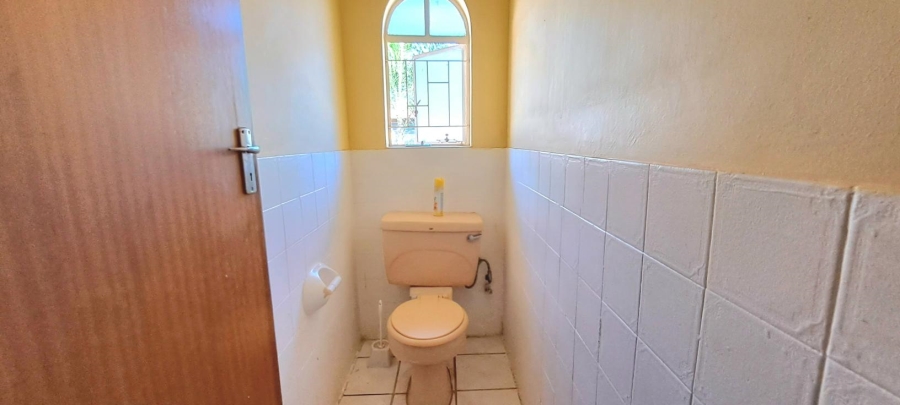 5 Bedroom Property for Sale in Fauna Park Limpopo