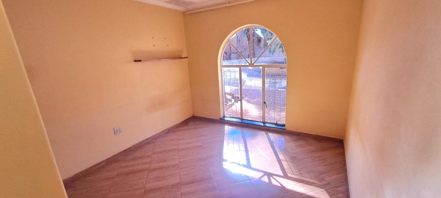 5 Bedroom Property for Sale in Fauna Park Limpopo