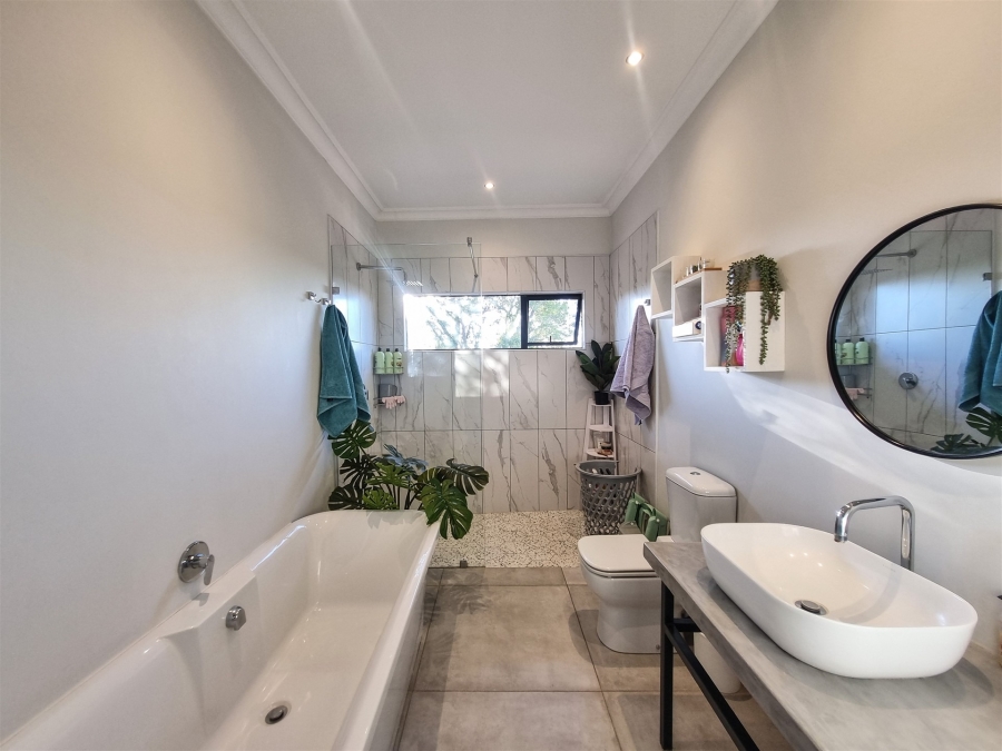 4 Bedroom Property for Sale in Moditlo Wildlife Estate Limpopo