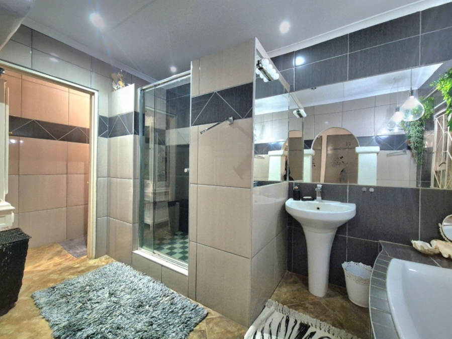 4 Bedroom Property for Sale in Mookgopong Limpopo