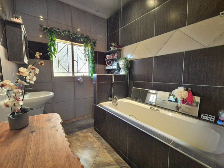 4 Bedroom Property for Sale in Mookgopong Limpopo