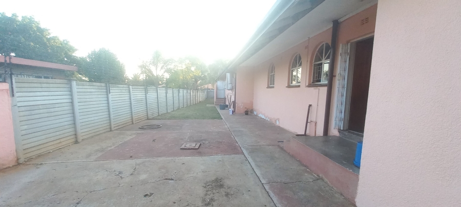 4 Bedroom Property for Sale in Fauna Park Limpopo