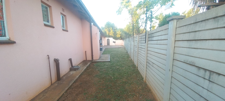 4 Bedroom Property for Sale in Fauna Park Limpopo