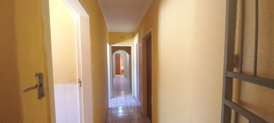 4 Bedroom Property for Sale in Fauna Park Limpopo