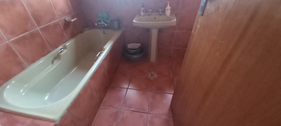 4 Bedroom Property for Sale in Fauna Park Limpopo