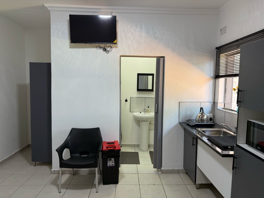 To Let 1 Bedroom Property for Rent in Lephalale Limpopo