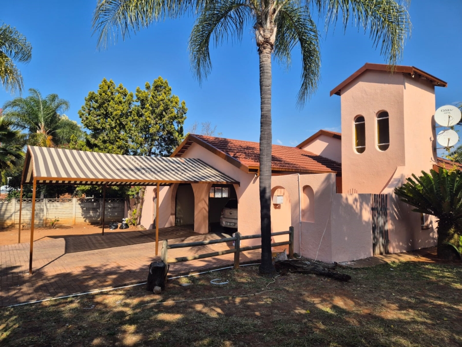 4 Bedroom Property for Sale in Fauna Park Limpopo