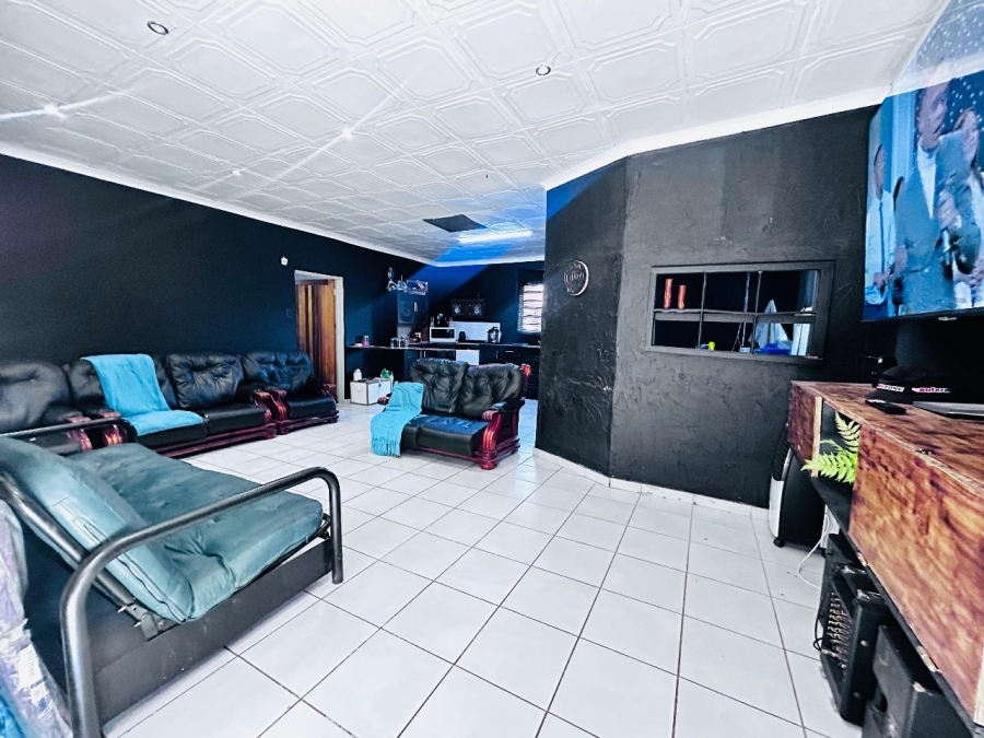 3 Bedroom Property for Sale in Chroompark Limpopo