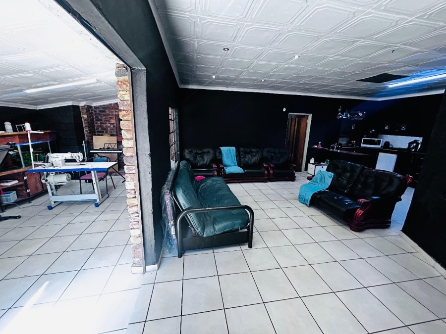 3 Bedroom Property for Sale in Chroompark Limpopo