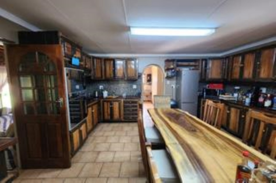 5 Bedroom Property for Sale in Phalaborwa Limpopo