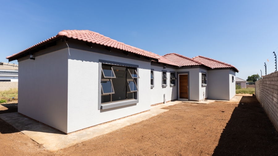 3 Bedroom Property for Sale in Bendor Meadows Limpopo
